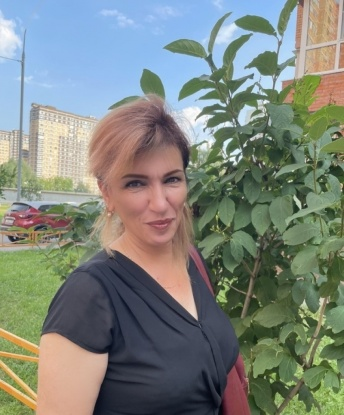 Цветущая элегантность сочетается со страстным опытом, чтобы удовлетворить все твои желания. Я нежная и креативная индивидуалка с легкостью превращаю фантазии в реальность. Живу в Москве и готова познать все тайны этого города рядом с тобой.
🌹 Мои услуги охватывают все сферы наслаждения - от романтического девичника до чувственной ночи наедине. Я умею дауншифтить с тобой в красивые кафе или рестораны Москвы, и быть безоговорочно твоей горячей любовницей в постели.
📷 Мои фото подтверждают не только мою естественную красоту, но и способность подарить незабываемые моменты страсти и удовольствия.
💖 Мои клиенты говорят, что я их идеальное воплощение желаний и истинное удовлетворение. Оставь все дела и тревоги в Москве, и окунись в безмятежный мир удовольствия со мной. Я обещаю - время, проведенное со мной, станет твоим самым сладким секретом. 🌹 Надежда